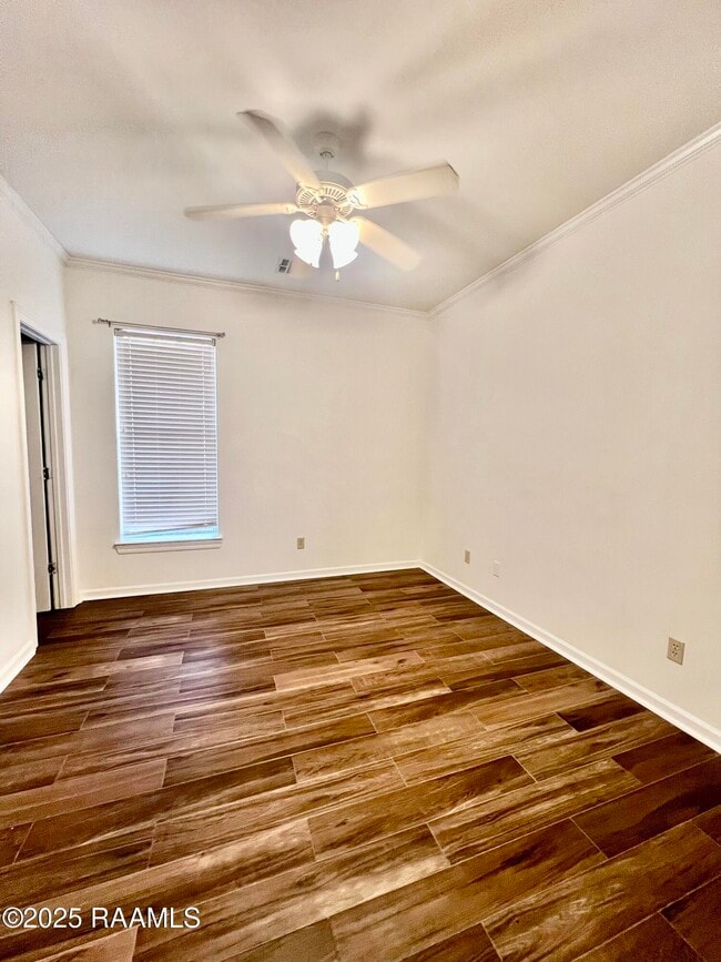Building Photo - 204 Chevalier Blvd