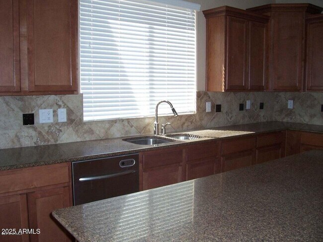 Building Photo - 1692 S Parkcrest Ct