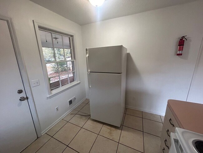 Building Photo - 3 bed, 1 1/2 bath  Forest Acres brick home located off of Satchel Ford Rd
