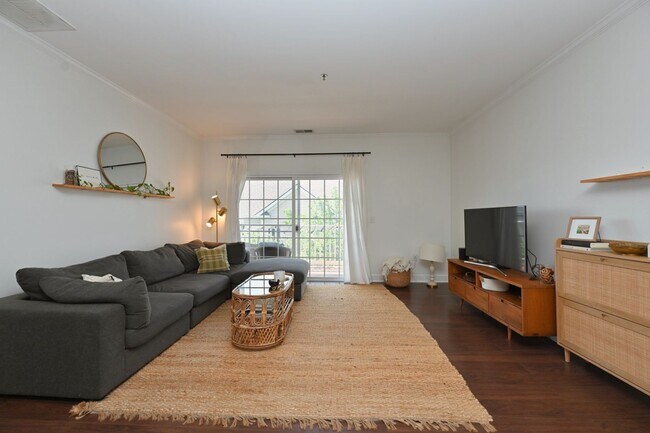Building Photo - **SOPHISTICATED URBAN RETREAT IN THE HEART OF LENOX VILLAGE**