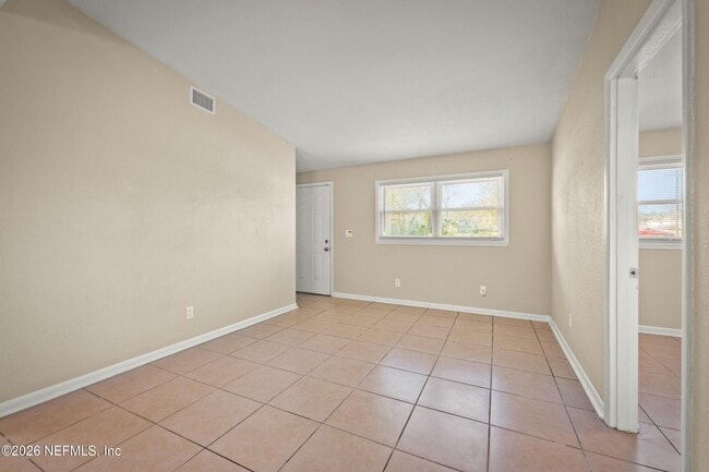 Building Photo - 909 Westgate Dr