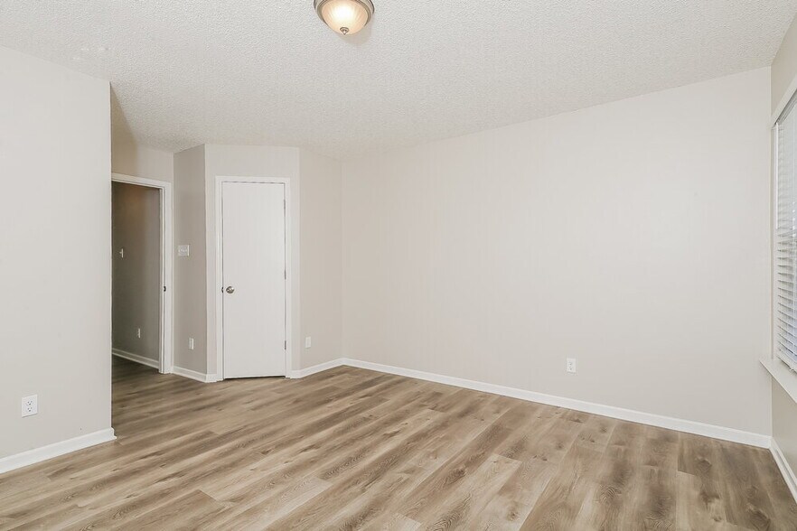 Building Photo - 8943 Browns Valley Ln