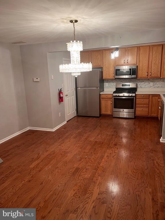 Building Photo - 5902 Coventry Way