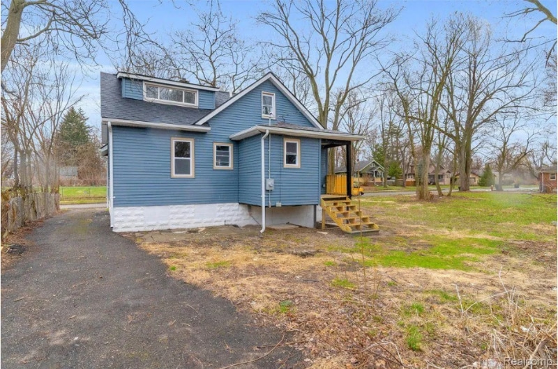 Building Photo - 15907 Blackstone St