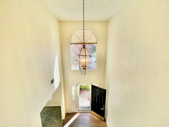 Building Photo - Spacious 4 Bedroom Home on Cul-de-sac in Castleton Virginia Beach!