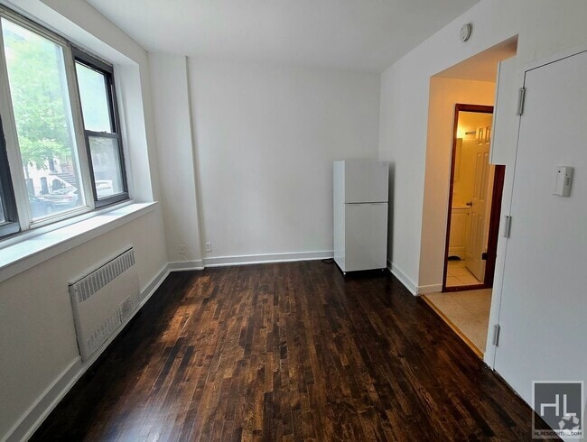 Building Photo - 255 E 61st St
