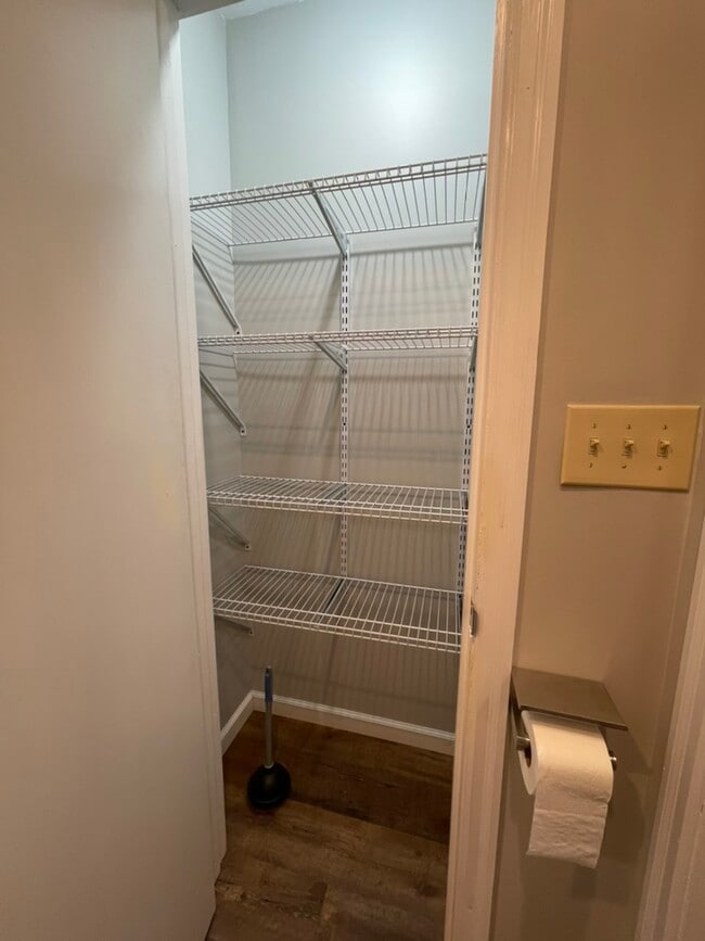 Building Photo - 1535 Kaiser Ave