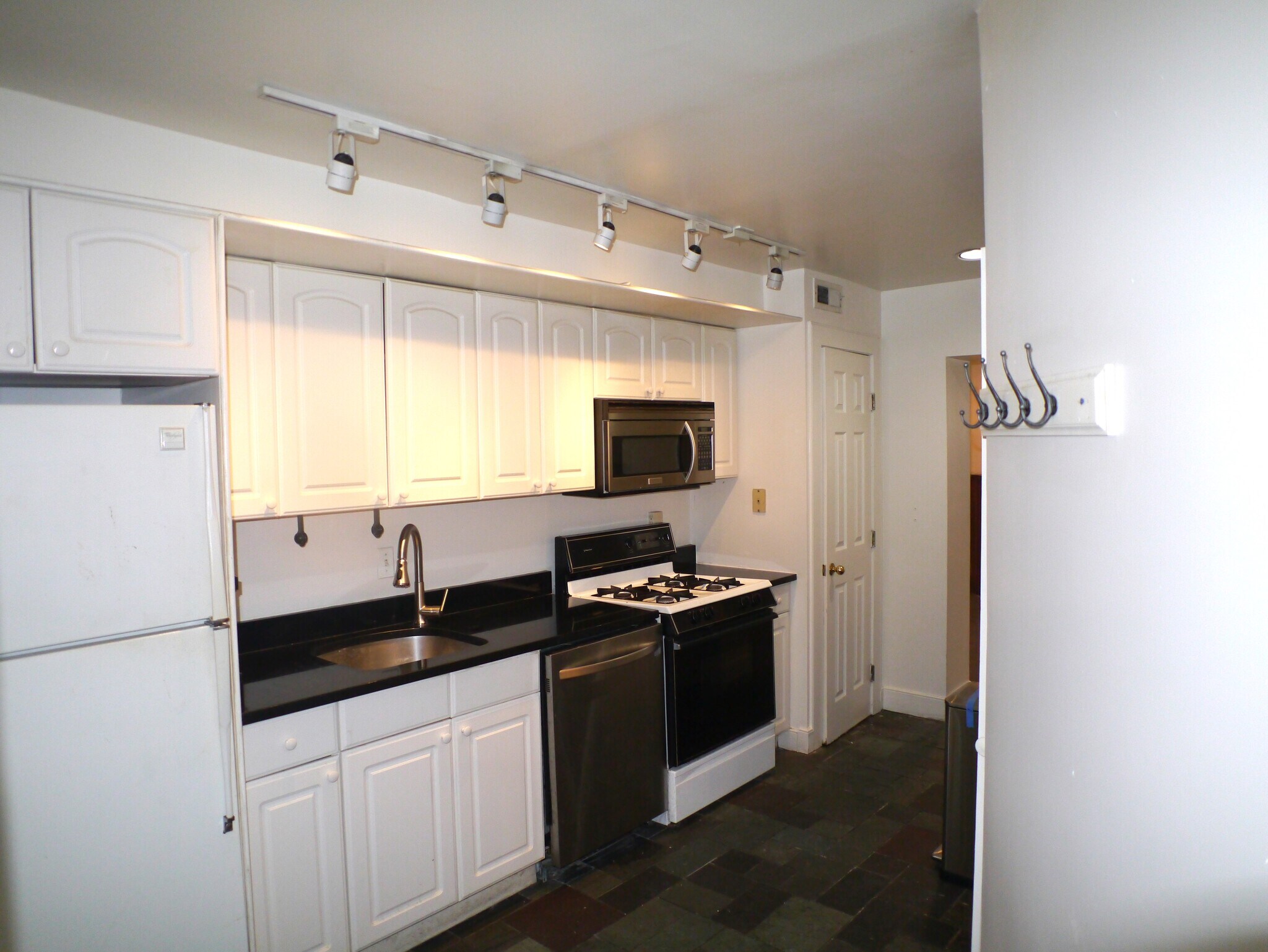 kitchen - 1743 18th St NW