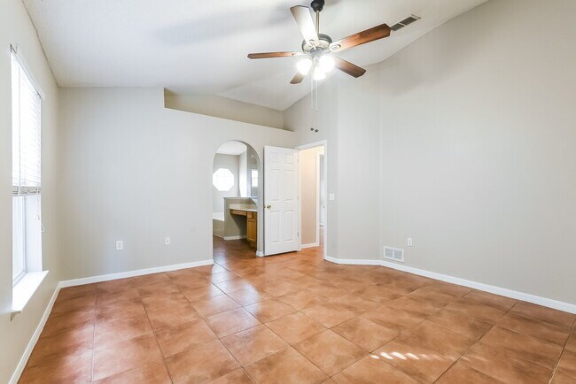 Building Photo - 3525 Stonefield Dr