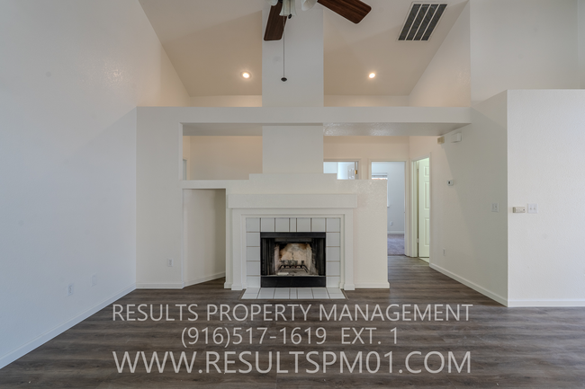Building Photo - Beautiful Antelope Home - Available Now!