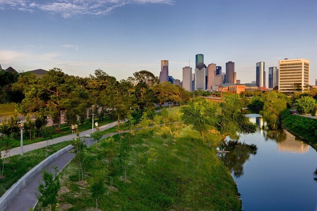 Buffalo Bayou Park is just a mile away. - The Sovereign at Regent Square