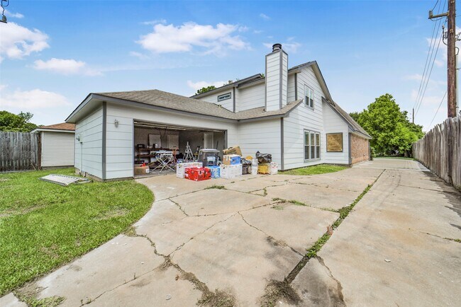 Building Photo - 4138 Club Valley Dr
