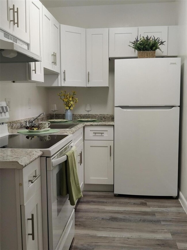 Building Photo - 5950 NE 18th Ave