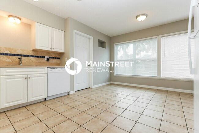Building Photo - 2 Bedroom Pet-Friendly Home in Fort Myers,...