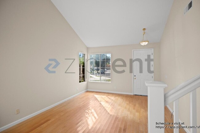 Building Photo - 514 Issac Ct