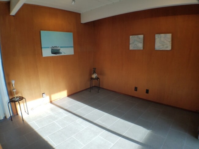 Building Photo - Eichler home near downtown Walnut Creek