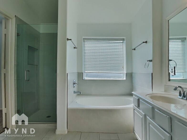 Building Photo - 5342 Gibralter Pl