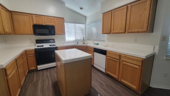 Building Photo - 8617 Beaver Dr