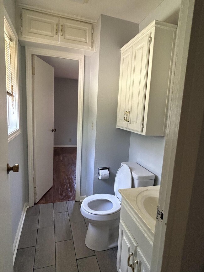 Building Photo - 8704 E 92nd St