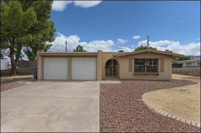 Primary Photo - 4109 Roxbury Dr