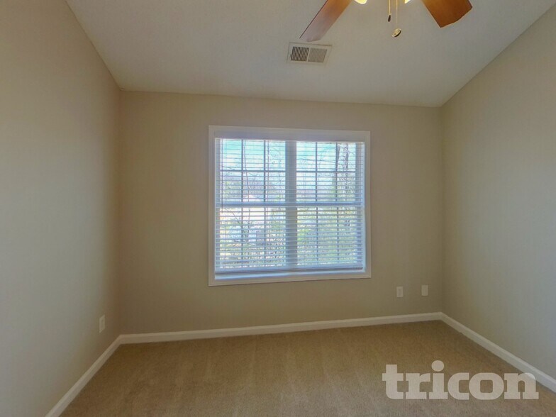 Building Photo - 466 Gin Mill Dr