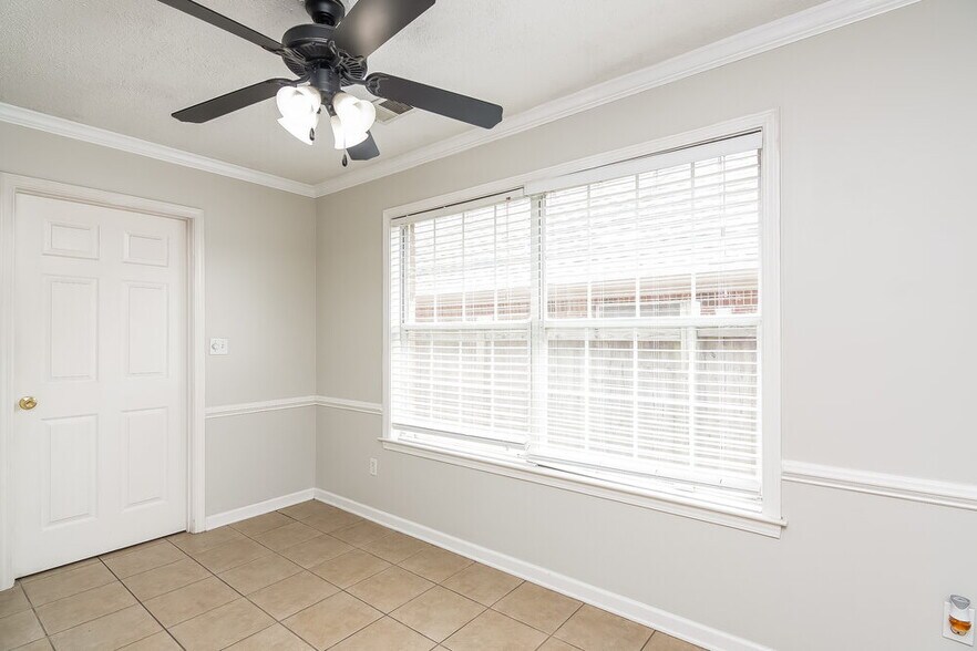 Building Photo - 1851 Timber Way N