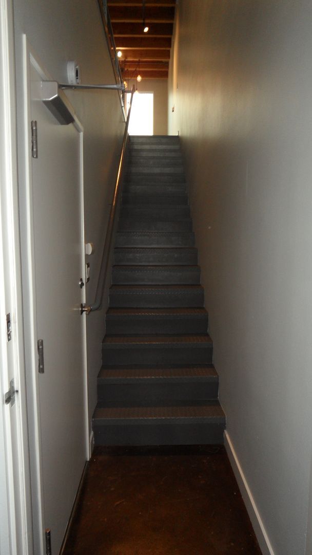 Building Photo - Office Space Living 2 BR 2.5 BA Attached 2 Car Garage