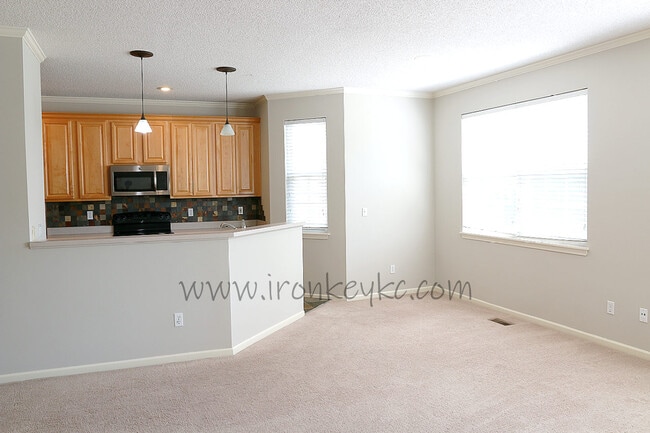 Building Photo - 9221 Boehm Dr