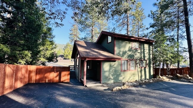 Primary Photo - 54315 Pine Crest Ave