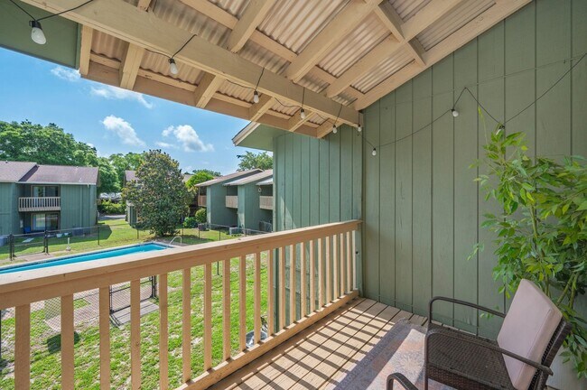 Building Photo - Stunning 2 Bedroom Townhouse in Fort Walto...