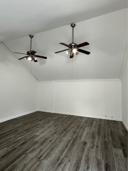 Building Photo - 8960 Helms Pl