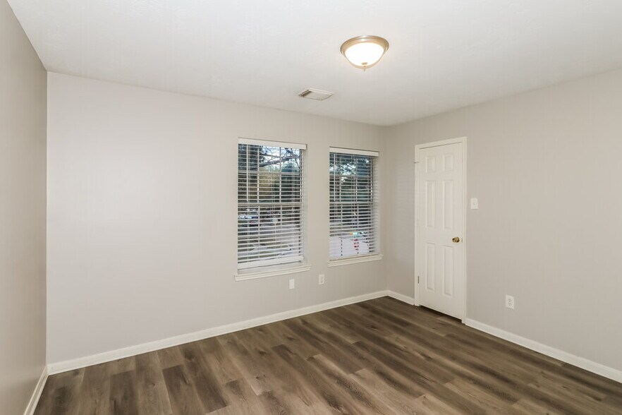 Building Photo - 6803 Hedgewick Dr