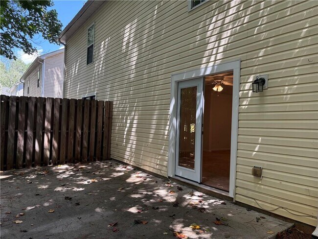 Building Photo - 4601 Logan Way