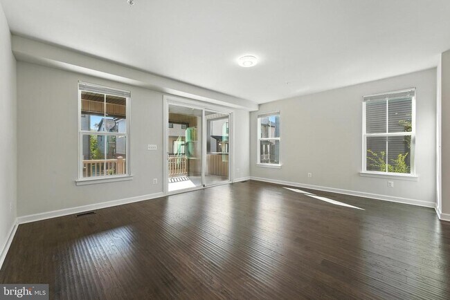 Building Photo - 22310 Seabring Terrace