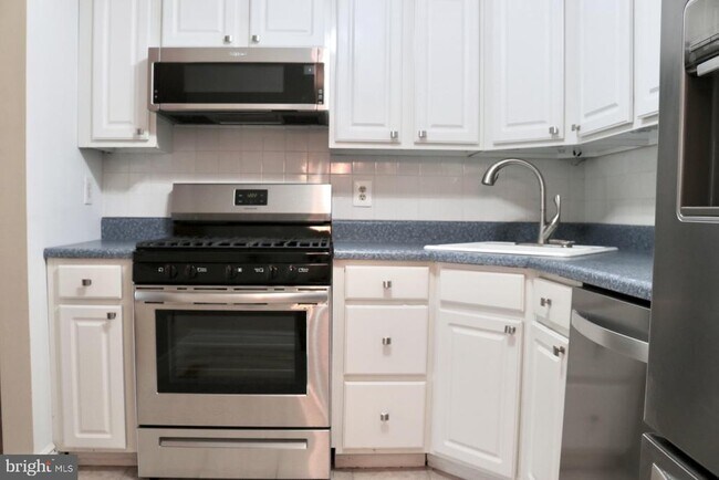 Building Photo - 103 Woodhollow Dr