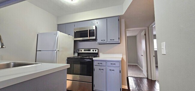 Building Photo - 3809 Briar Pl