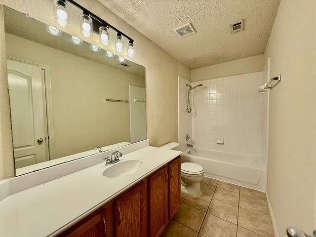 Building Photo - 3900 Braxton Ln