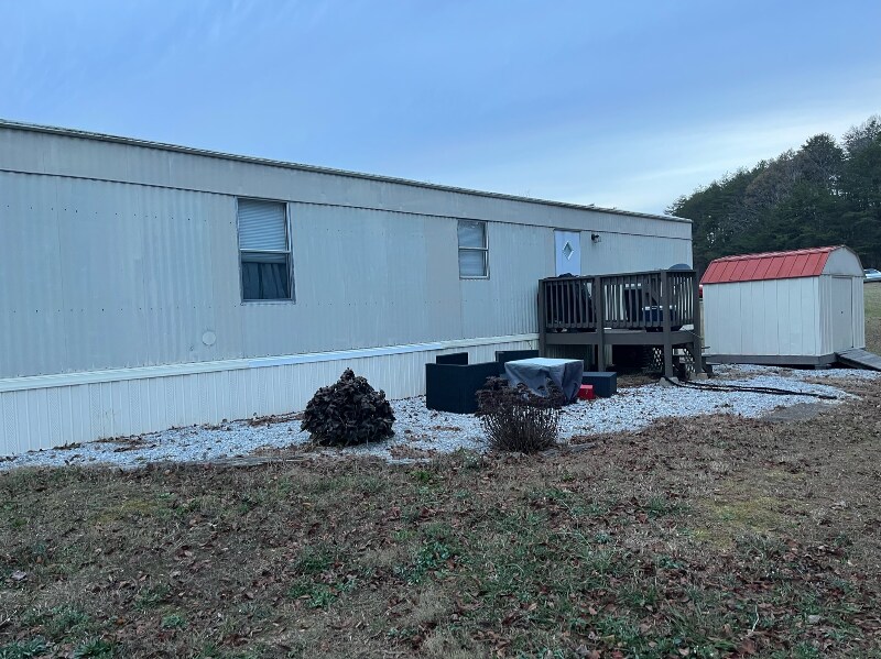 Building Photo - 104 Lynn Dr