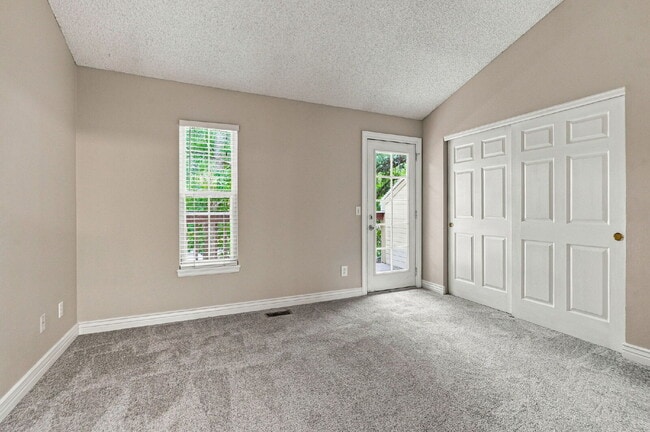 Building Photo - 378 Pheasant Run
