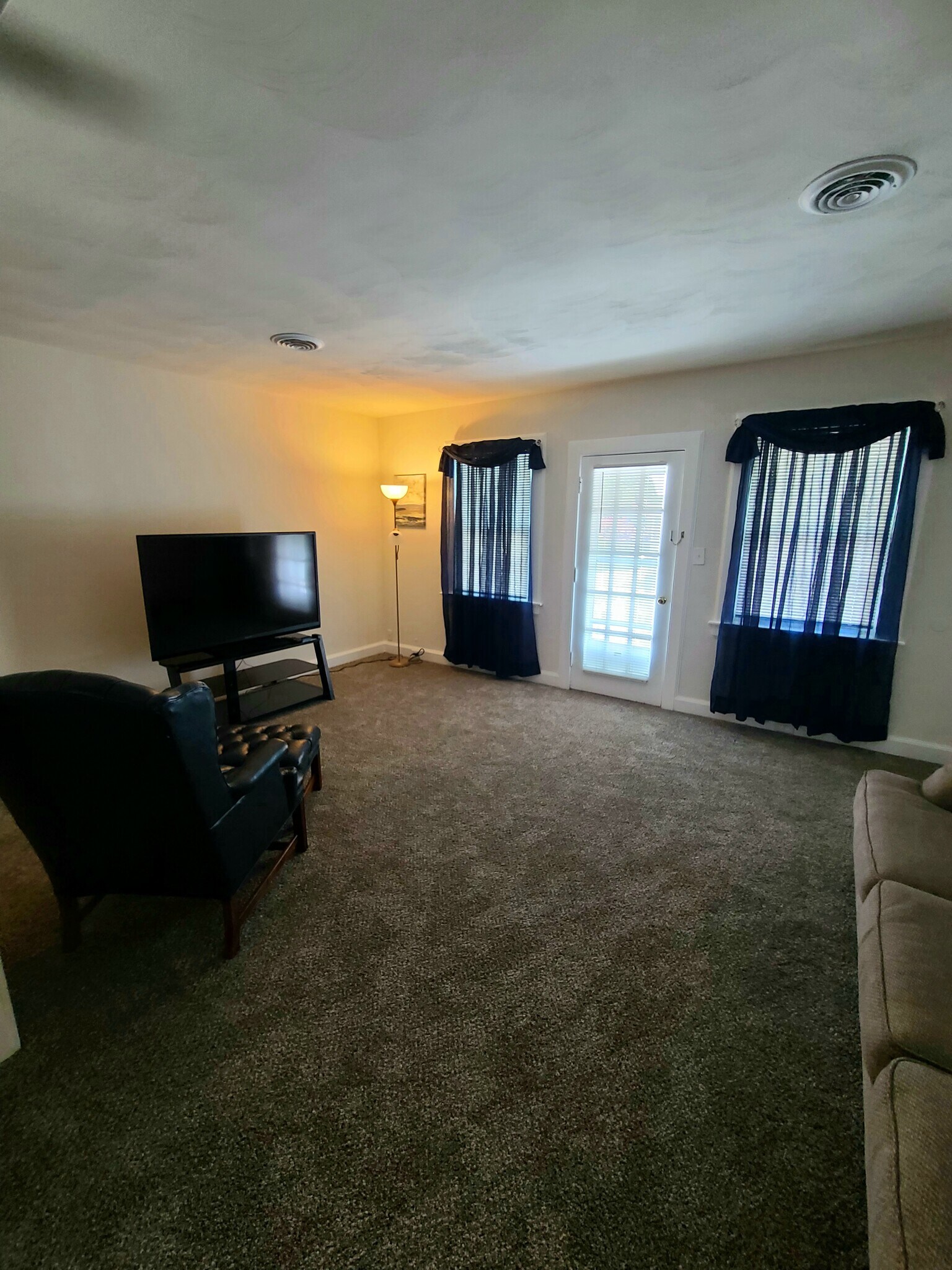 Living Room - 257 Mt Vernon Ave