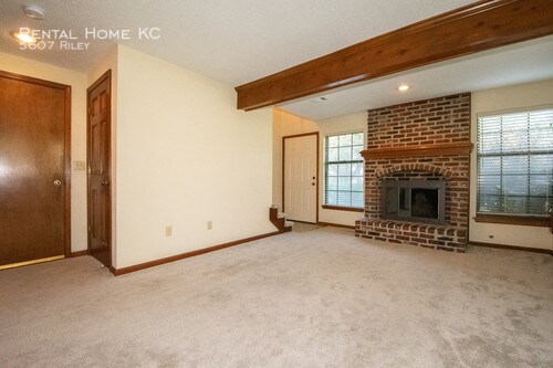 Building Photo - 5607 Riley St