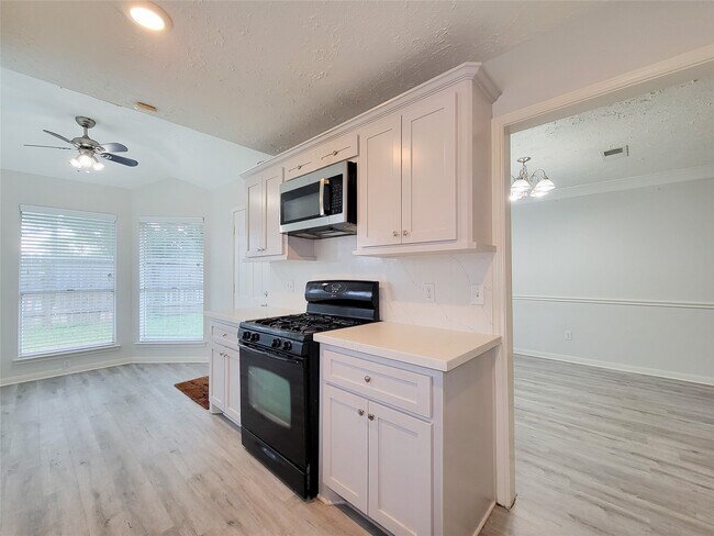 Building Photo - 3610 Honey Creek Dr