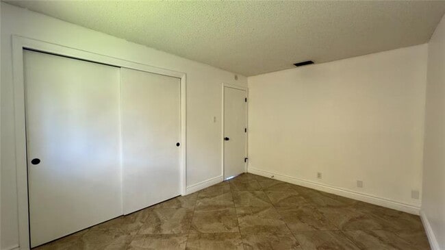 Building Photo - 6957 NW 9th Ct