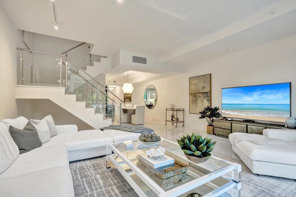 Building Photo - 3030 N Ocean Blvd