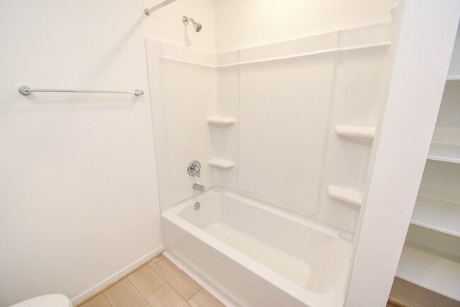 Building Photo - 18006 Whitetail Run Ln