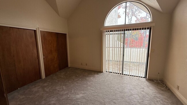 Building Photo - Must See! Beautiful 2-Bedroom Condo in the Heart of Fresno