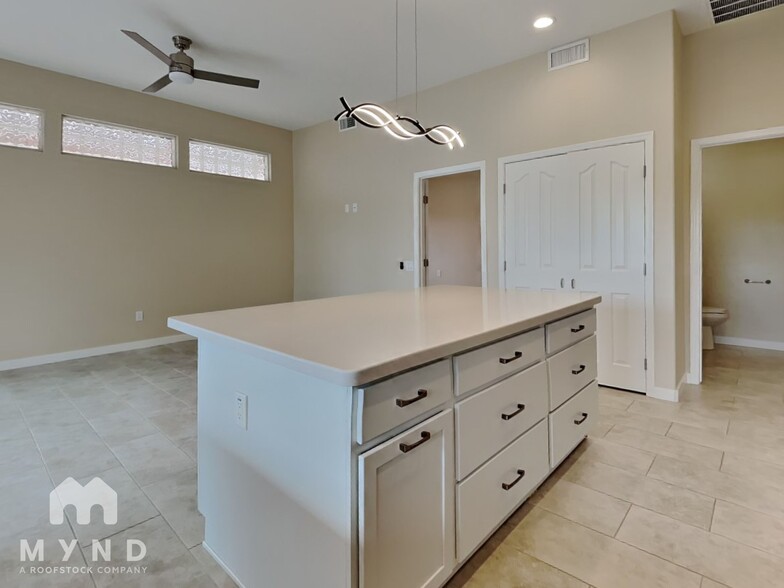 Building Photo - 21405 N 159th Dr