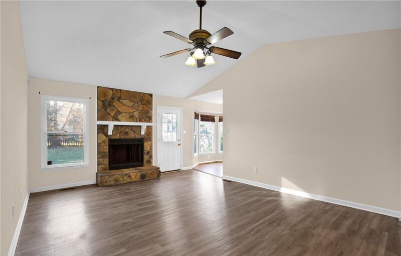 Building Photo - 1332 Oak Knolls Dr