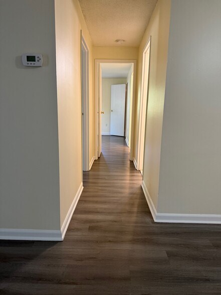 Building Photo - 30 Silver Hill Ln