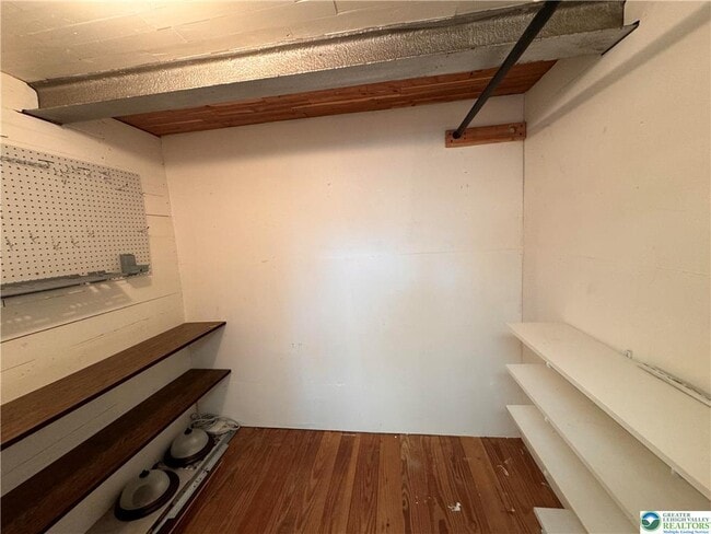 Building Photo - 724 N Muhlenberg St